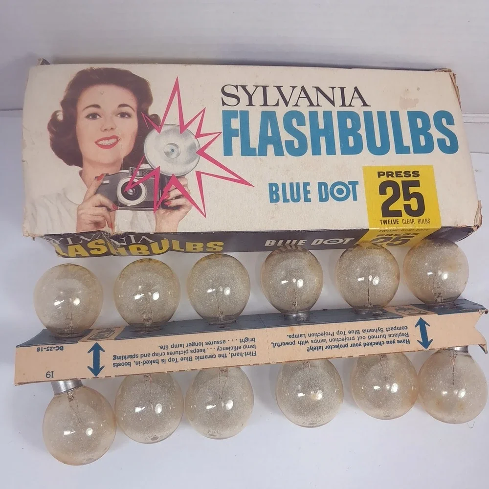 Vintage Sylvania Flashbulbs Blue Dot Press 25 P25 clear camera box set 12